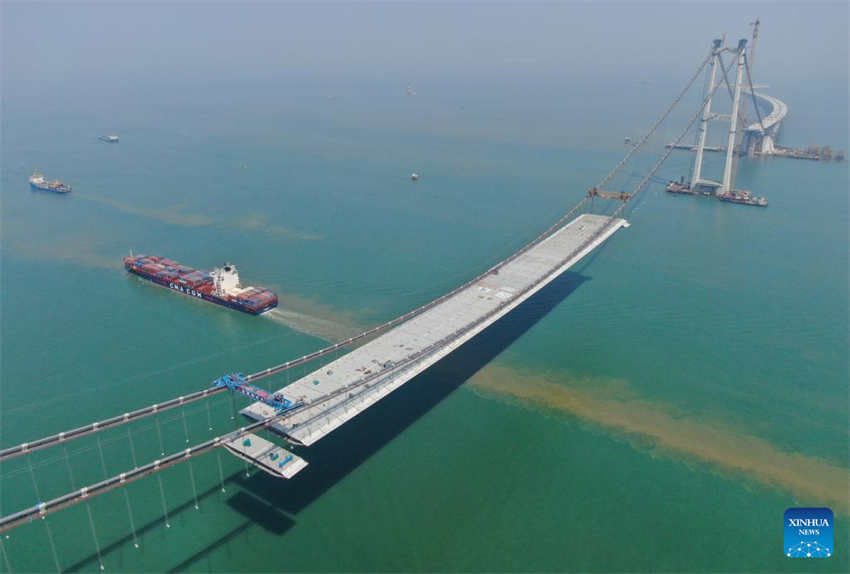Ponte Lingdingyang está em construção em Guangdong 