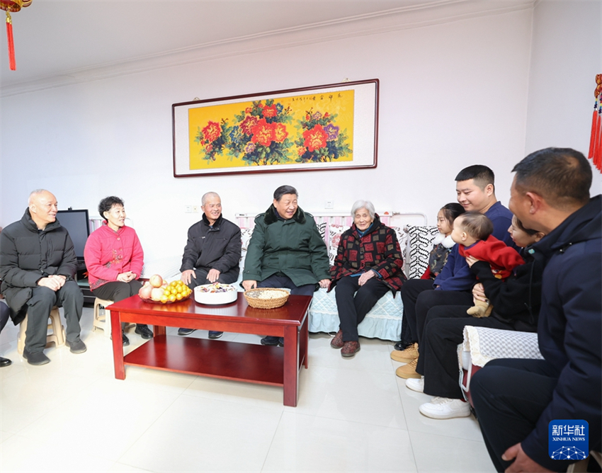 Cuidados constantes de Xi Jinping com pessoas afetadas por desastres