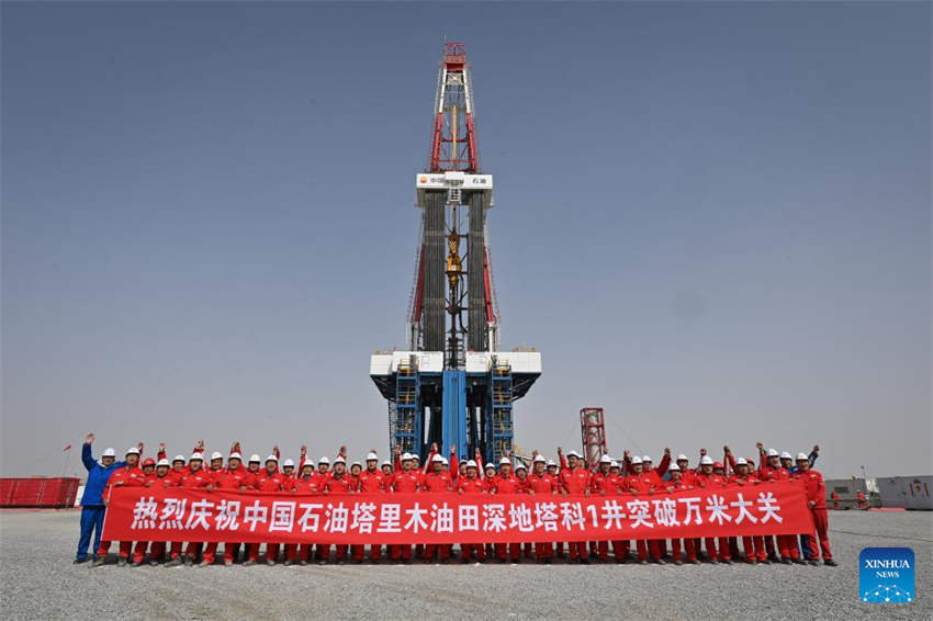Perfuração de poço profundo na China ultrapassa 10 mil metros