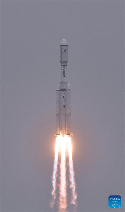 China lança novo satélite de retransmissão para comunicações Terra-Lua