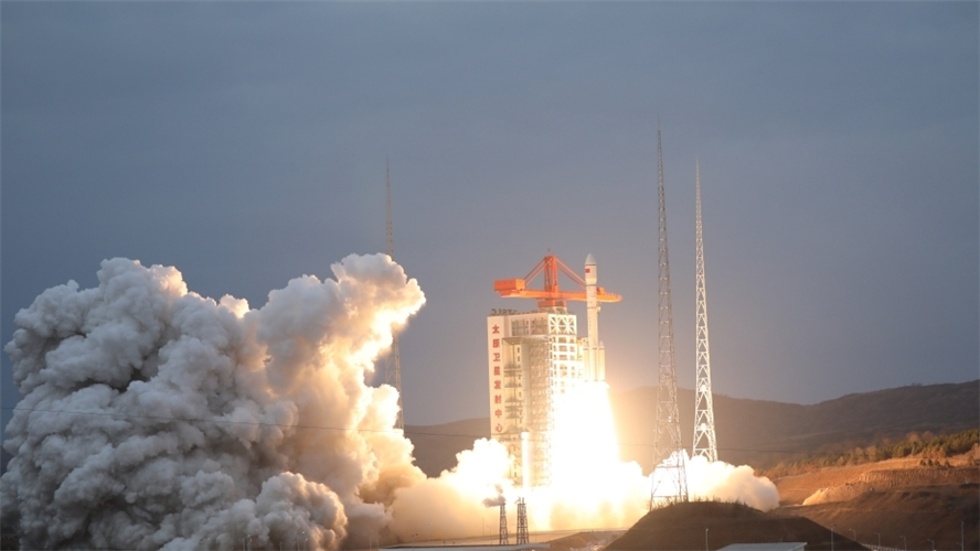 China lança novo satélite para monitorar ambientes atmosférico e espacial
