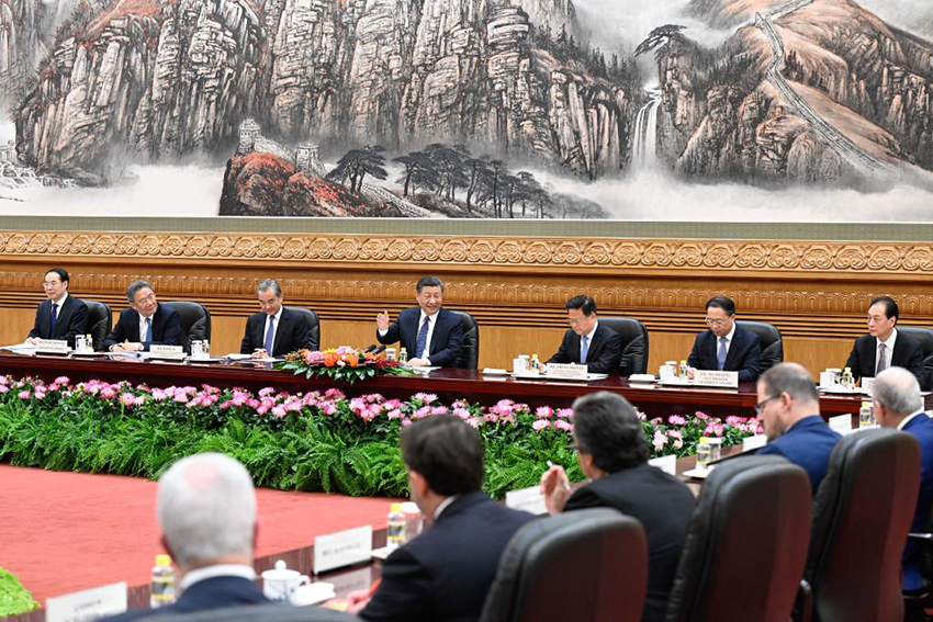 Xi Jinping reúne-se com convidados dos EUA