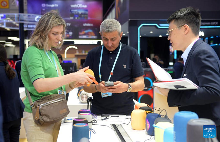 Feira de Cantão é inaugurada na China com aumento de compradores estrangeiros