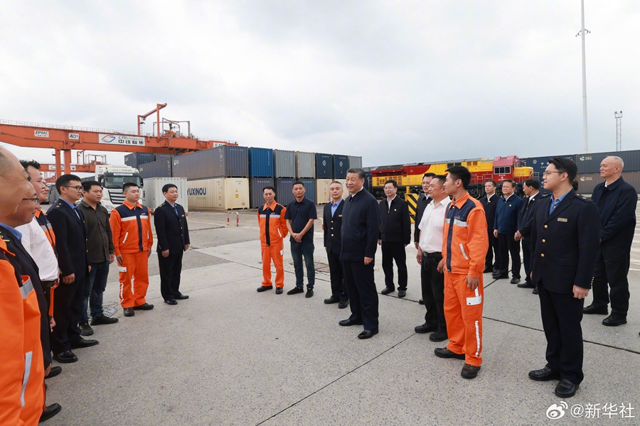 Xi Jinping inspeciona Município de Chongqing, no sudoeste da China