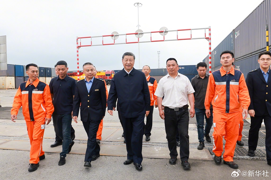 Xi Jinping inspeciona Município de Chongqing, no sudoeste da China