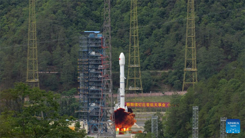 China lança novo satélite