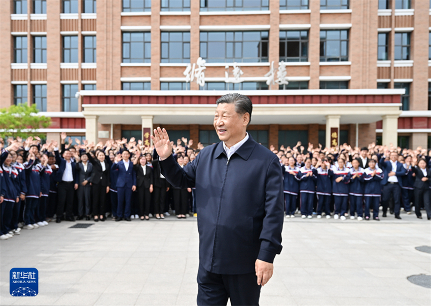 Xi Jinping enfatiza conservação da ecologia do Planalto Qinghai-Xizang e desenvolvimento de alta qualidade