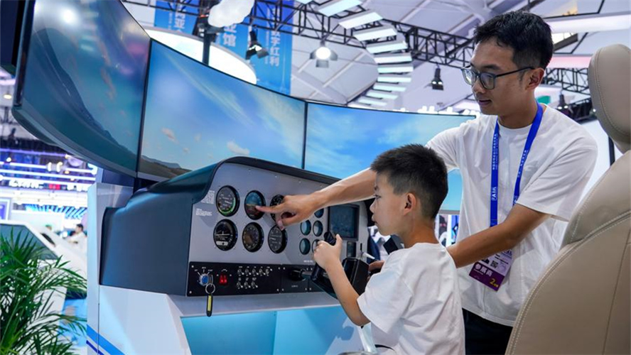 Tecnologias de ponta são apresentadas na 8ª Exposição China-Sul da Ásia