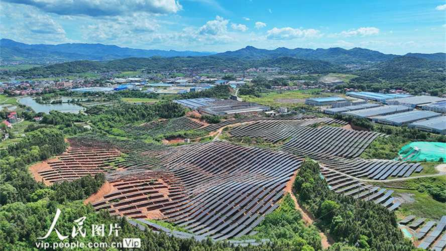 Geração de energia fotovoltaica promove revitalização rural em Jiangxi