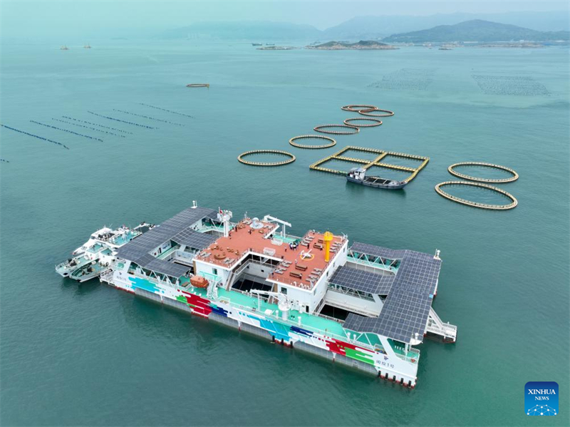 Condado de Lianjiang, leste da China, apoia construção de plataformas de aquacultura em águas profundas