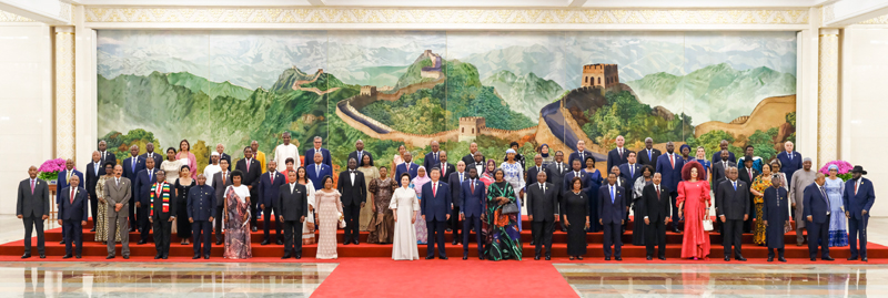 Xi Jinping oferece banquete de boas-vindas a convidados participantes da cúpula do FOCAC