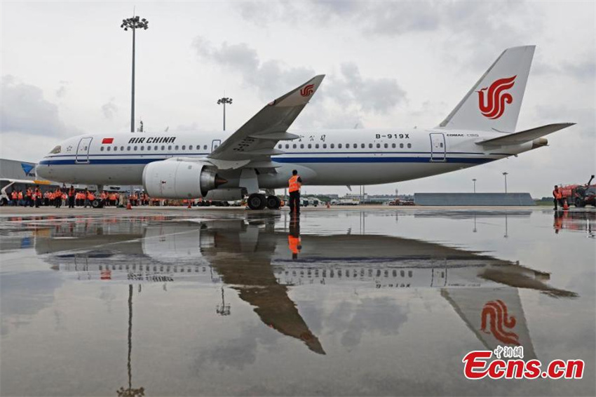 Primeiro avião C919 da Air China faz voo inaugural