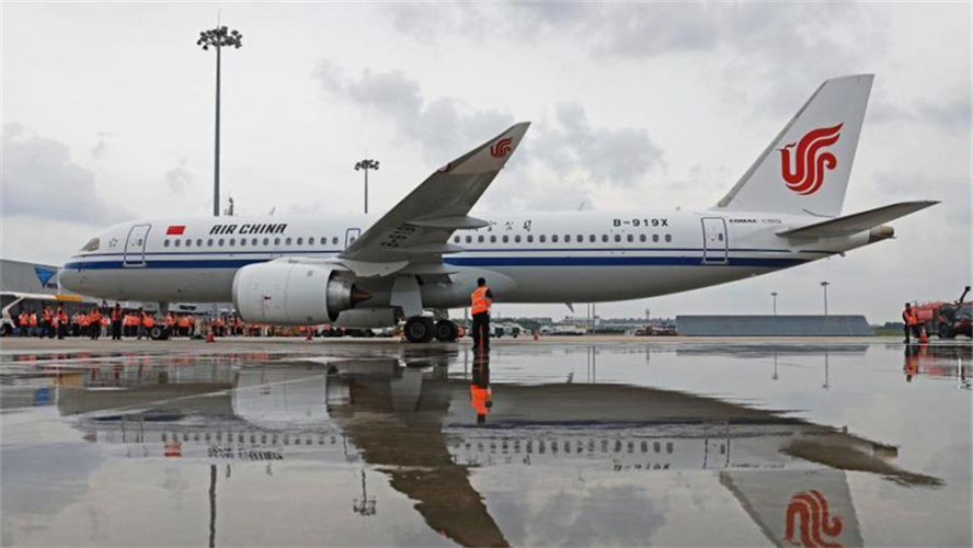 Primeiro avião C919 da Air China faz voo inaugural