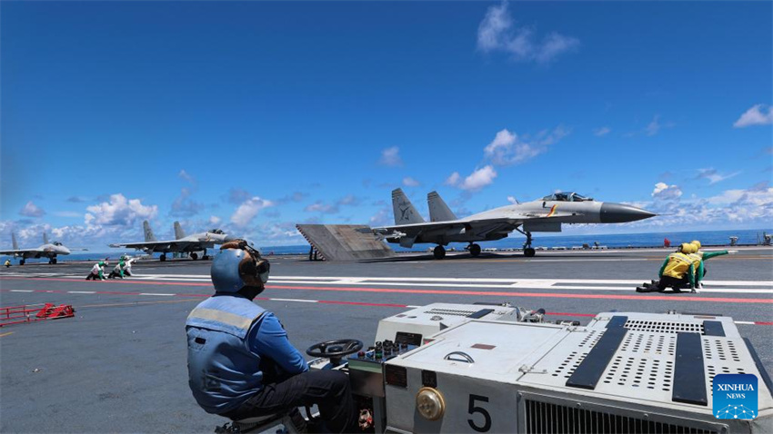 Formações de porta-aviões da China regressam após concluir treinamento em alto-mar