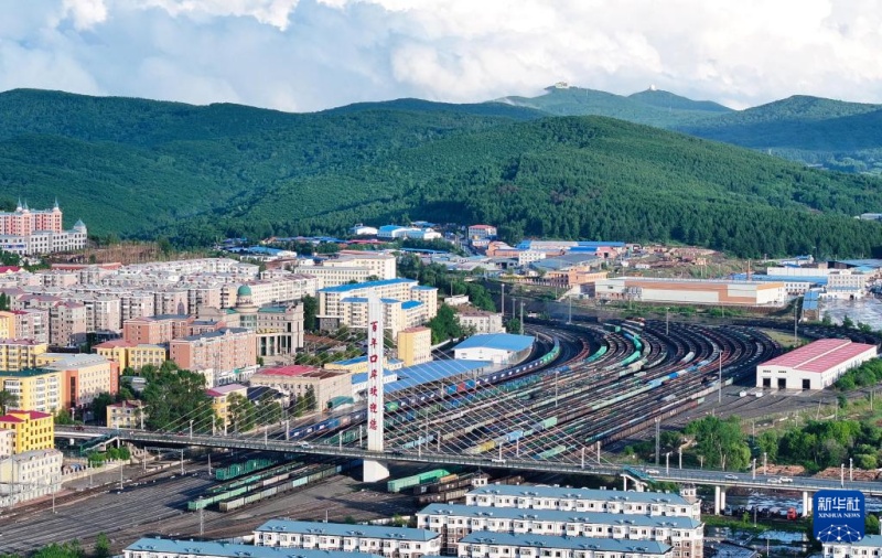 Corredor ferroviário leste de carga China-Europa registrou quase 2.500 viagens no primeiro semestre