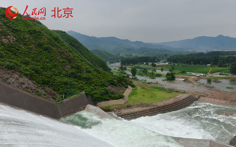 Fortes chuvas atingem distrito de Miyun em Beijing