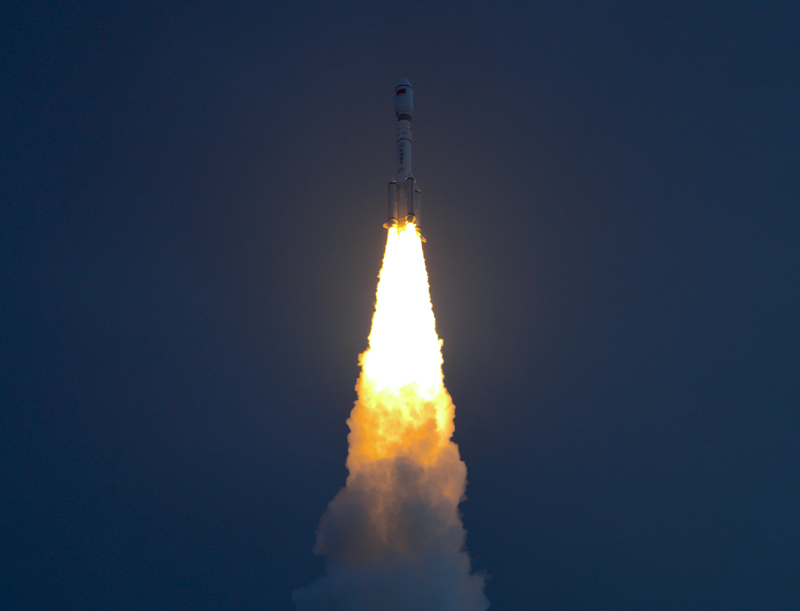 China lança grupo de satélites de internet com sucesso