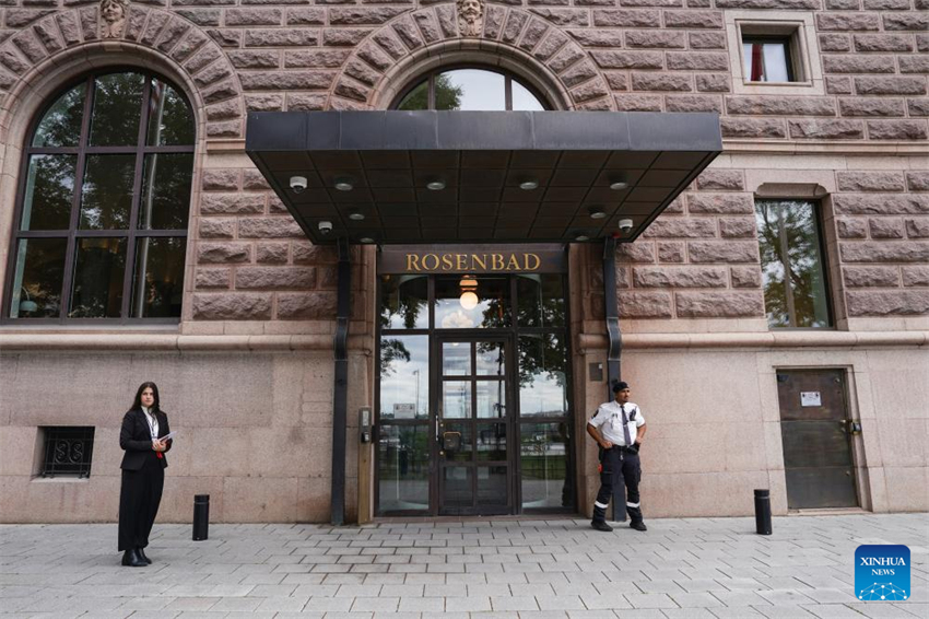 Nova rodada de conversações comerciais entre China e EUA começa na Suécia