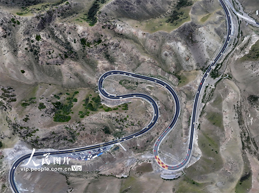 Galeria: paisagem deslumbrante ao longo da rodovia Dushanzi-Kuche em Xinjiang