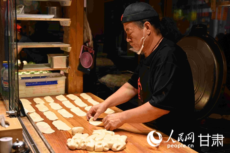 Dunhuang vive aquecimento contínuo da “economia noturna”