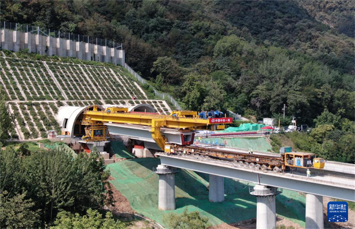 Conclusão da instalação de todas as pontes da ferrovia de alta velocidade Xi’an-Ankang