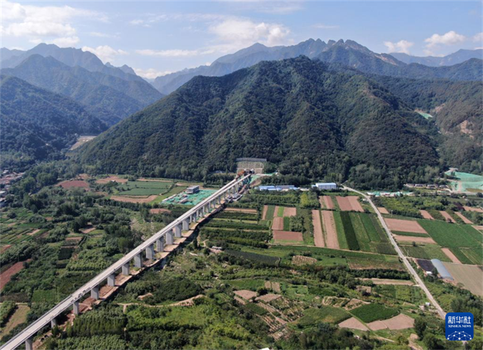 Conclusão da instalação de todas as pontes da ferrovia de alta velocidade Xi’an-Ankang