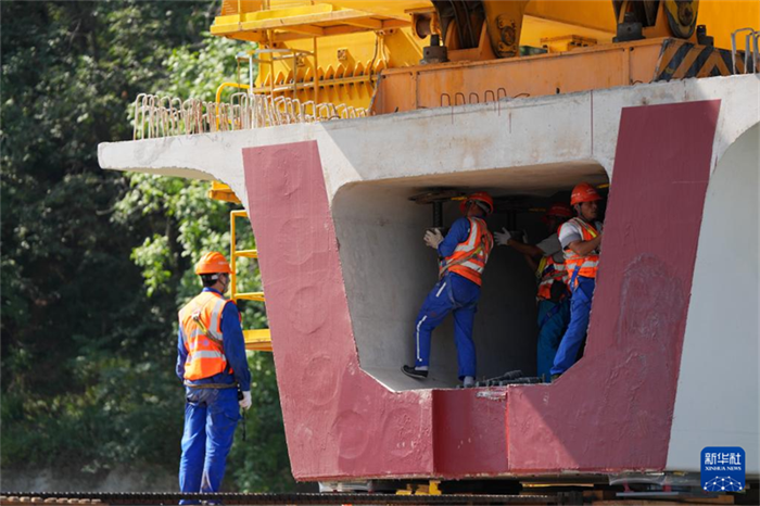 Conclusão da instalação de todas as pontes da ferrovia de alta velocidade Xi’an-Ankang
