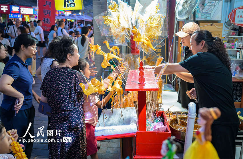 Galeria: mercado de turismo cultural de verão continua aquecido em Hohhot, no norte da China