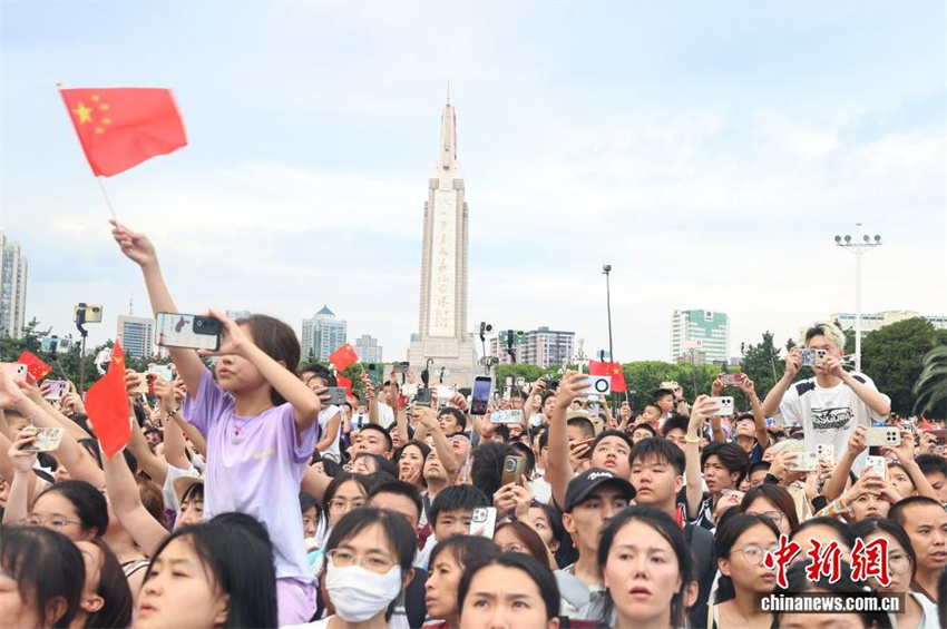 Nanchang realiza cerimônia de hasteamento da bandeira para celebrar Dia do Exército da China