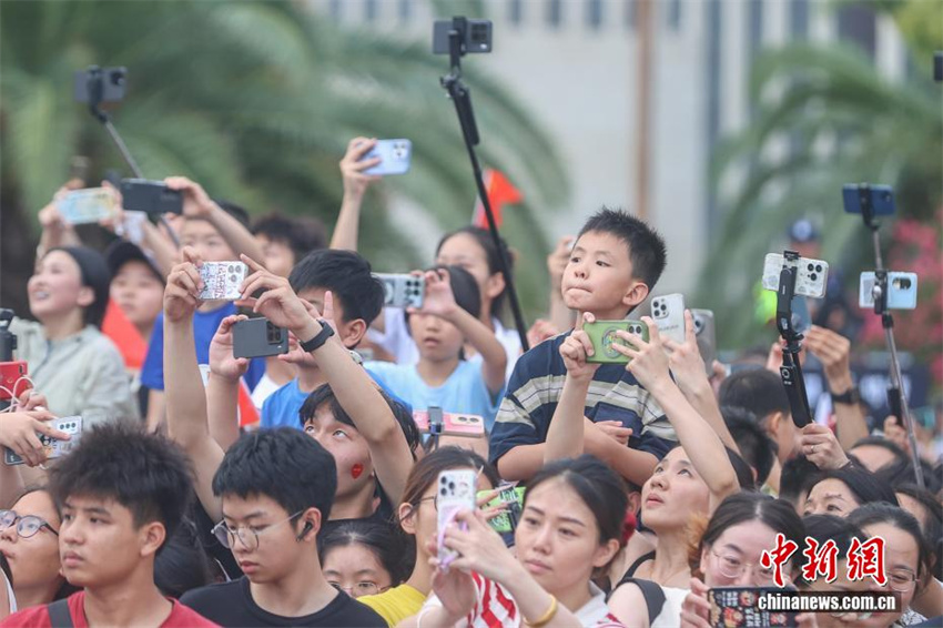 Nanchang realiza cerimônia de hasteamento da bandeira para celebrar Dia do Exército da China