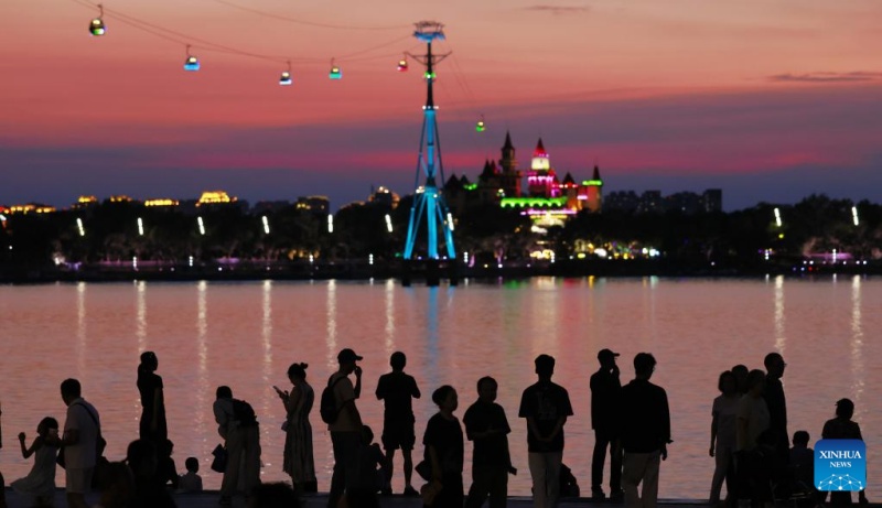 Verão fresco em Harbin atrai turistas para férias