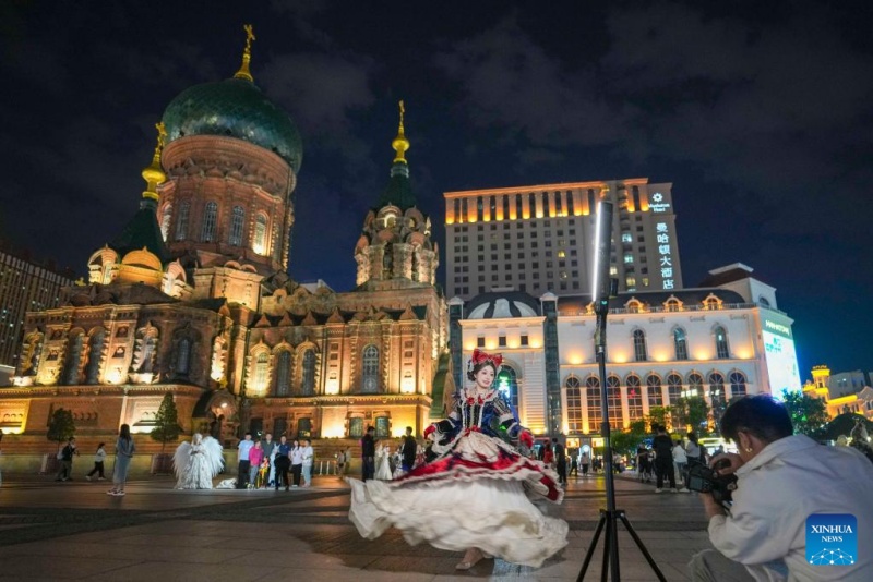 Verão fresco em Harbin atrai turistas para férias
