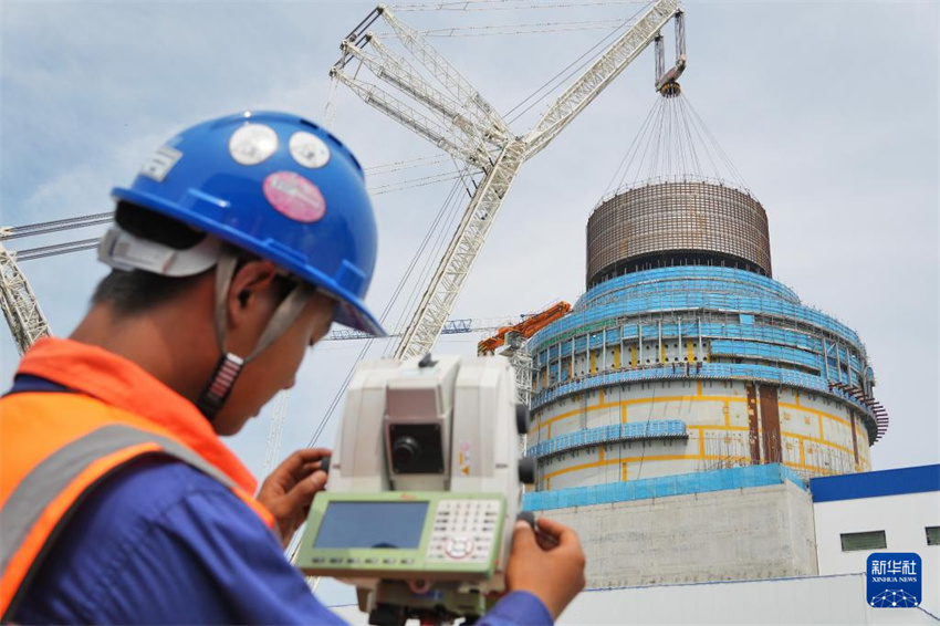 Shandong: módulo CB20 para a 3ª unidade da Usina Nuclear de Haiyang é içado em posição