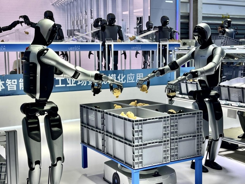 Conferência Mundial de Robôs revela a tendência futura de robôs com inteligência incorporada