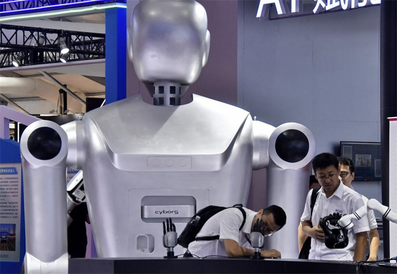 Conferência Mundial de Robôs de 2025 apresenta novidades de inteligência incorporada e robôs humanoides