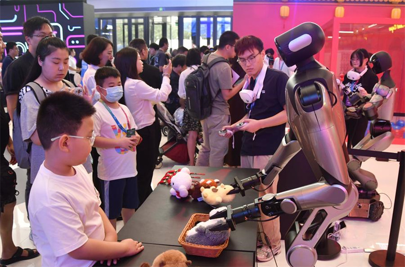 Conferência Mundial de Robôs de 2025 apresenta novidades de inteligência incorporada e robôs humanoides