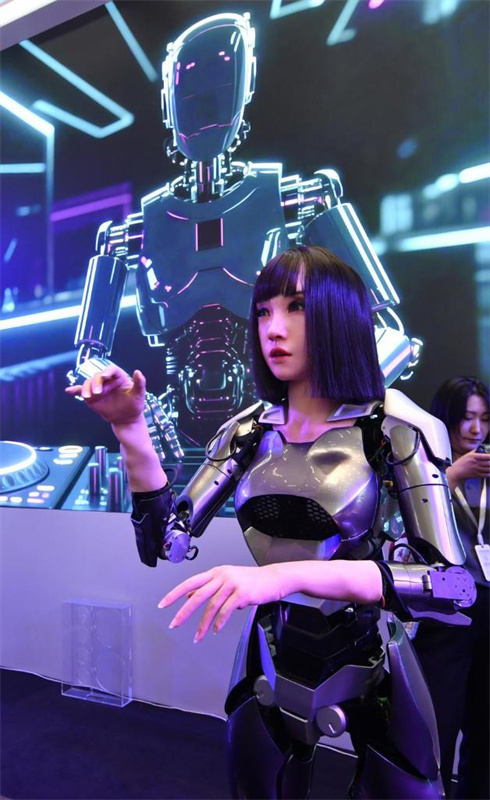 Conferência Mundial de Robôs de 2025 apresenta novidades de inteligência incorporada e robôs humanoides