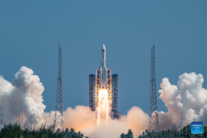 China lança novo grupo de satélites de internet