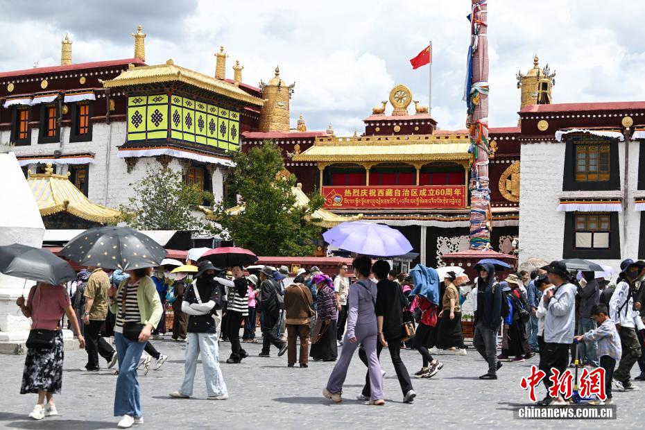 Contagem regressiva para 60º aniversário da Região Autônoma do Xizang: ruas de Lhasa ganham clima festivo