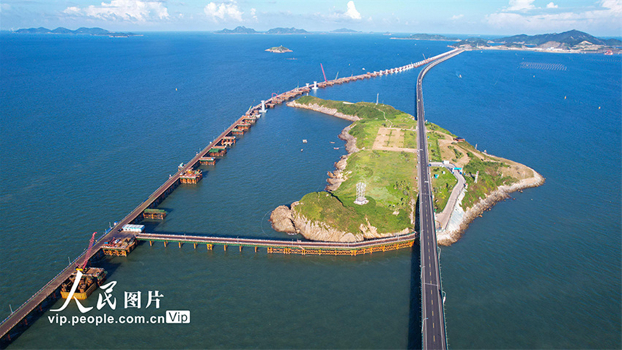 Construção da ponte transmarítima segue a todo vapor em Zhejiang, leste da China