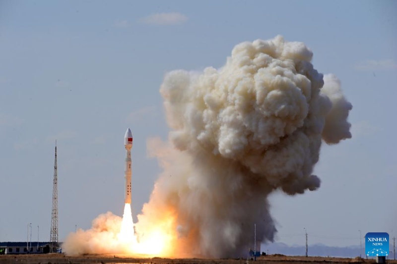 Foguete Lijian-1, da China, lança sete satélites