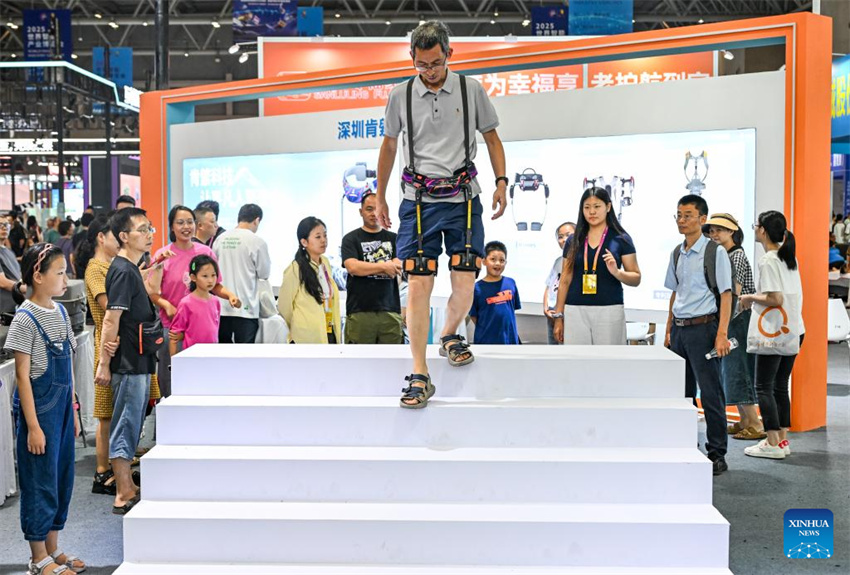 Exposição Mundial da Indústria Inteligente 2025 realizada em Chongqing, sudoeste da China