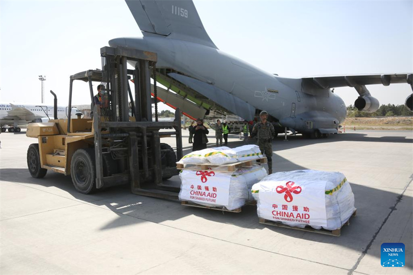 Primeiro lote de ajuda humanitária da China para o Afeganistão chega a Cabul