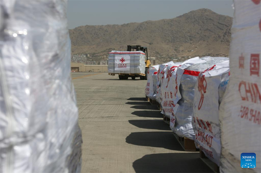 Primeiro lote de ajuda humanitária da China para o Afeganistão chega a Cabul