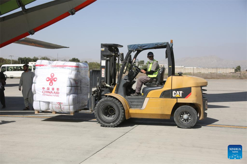 Primeiro lote de ajuda humanitária da China para o Afeganistão chega a Cabul