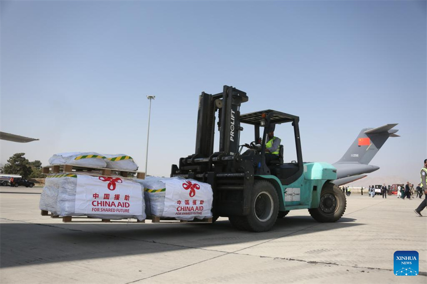 Primeiro lote de ajuda humanitária da China para o Afeganistão chega a Cabul