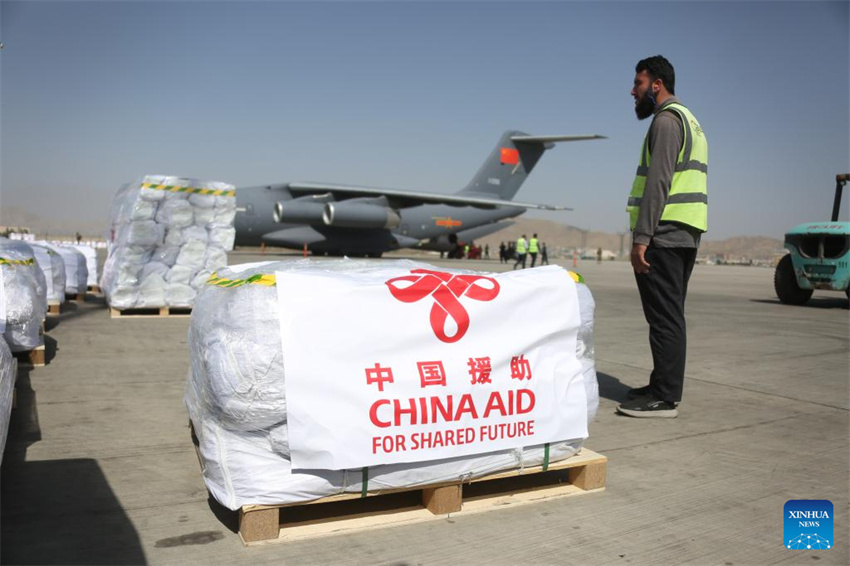 Primeiro lote de ajuda humanitária da China para o Afeganistão chega a Cabul