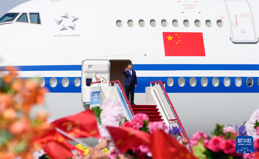 Xi Jinping lidera delegação central a Urumqi para 70º aniversário da Região Autônoma Uigur de Xinjiang