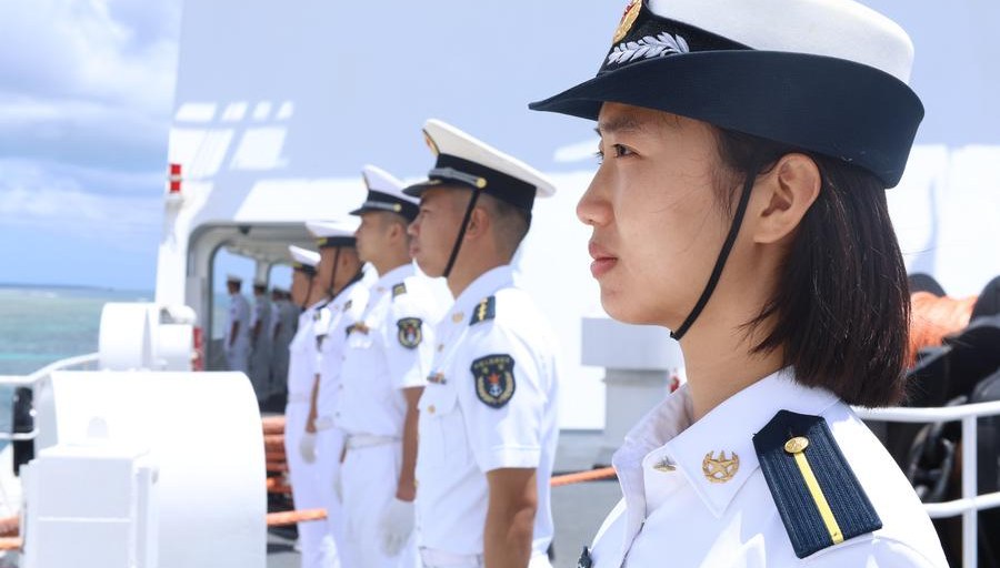 Navio-hospital da Marinha Chinesa presta serviços médicos em TongaO navio-hospital da Marinha Chinesa, Arca da Rota da Seda, chegou ao Porto de Nuku'alofa, em Tonga, na segunda-feira, iniciando uma visita de sete dias para prestação de serviços médicos e atividades culturais durante a Missão Harmonia 2025.Esta é a quarta visita a Tonga de um navio-hospital da Marinha Chinesa, a bordo da Missão Harmonia.