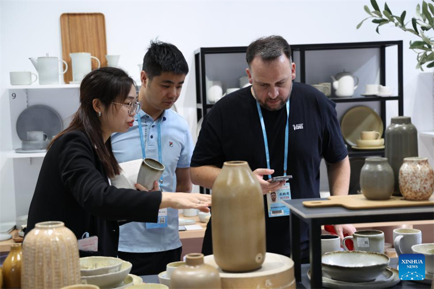 Feira de Cantão atrai número recorde de compradores globais